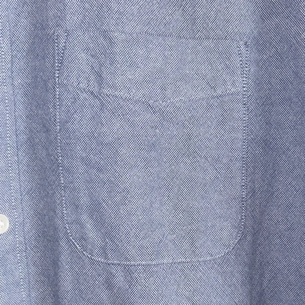 Banana Republic Light Blue Casual Button-Down Shirt